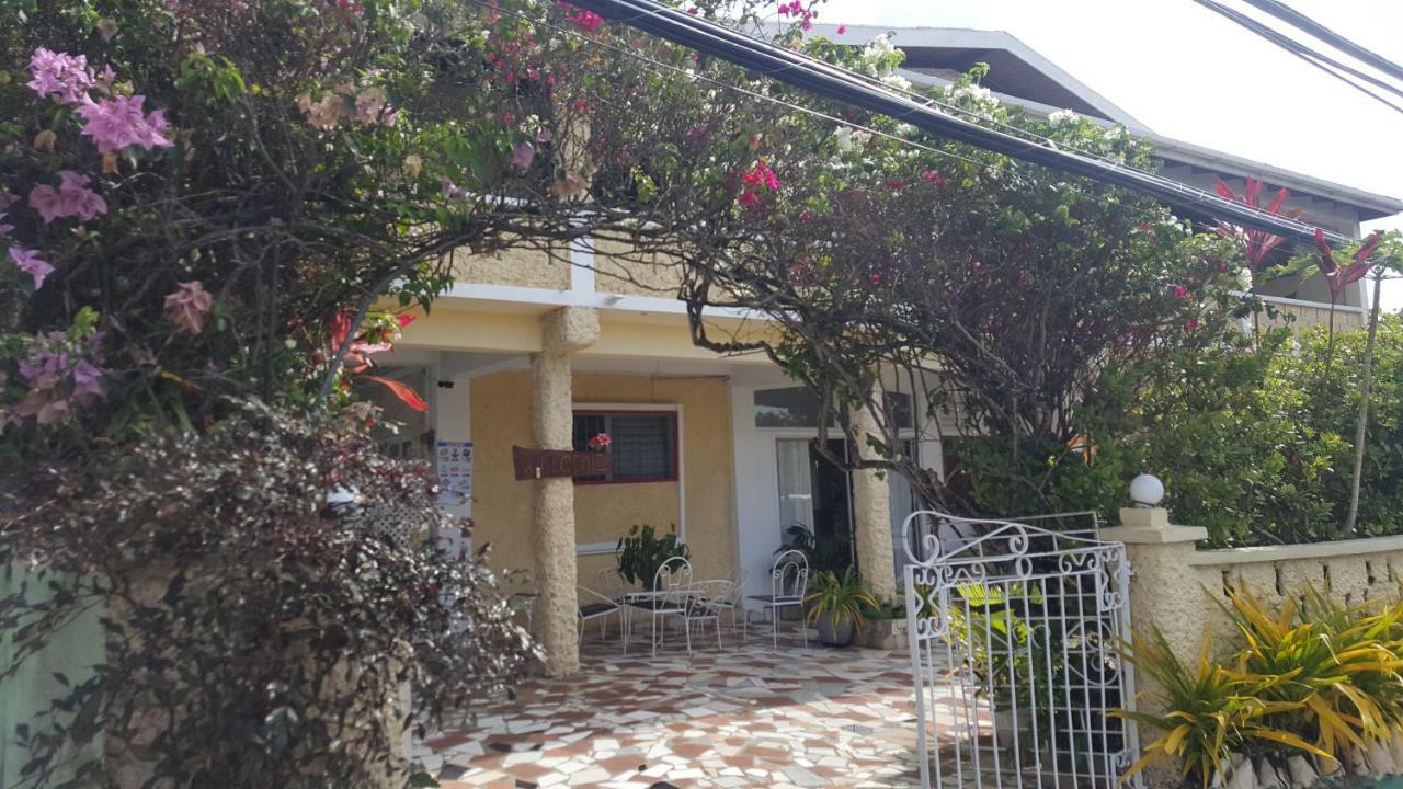 Rainbow Inn Grenville Exterior foto